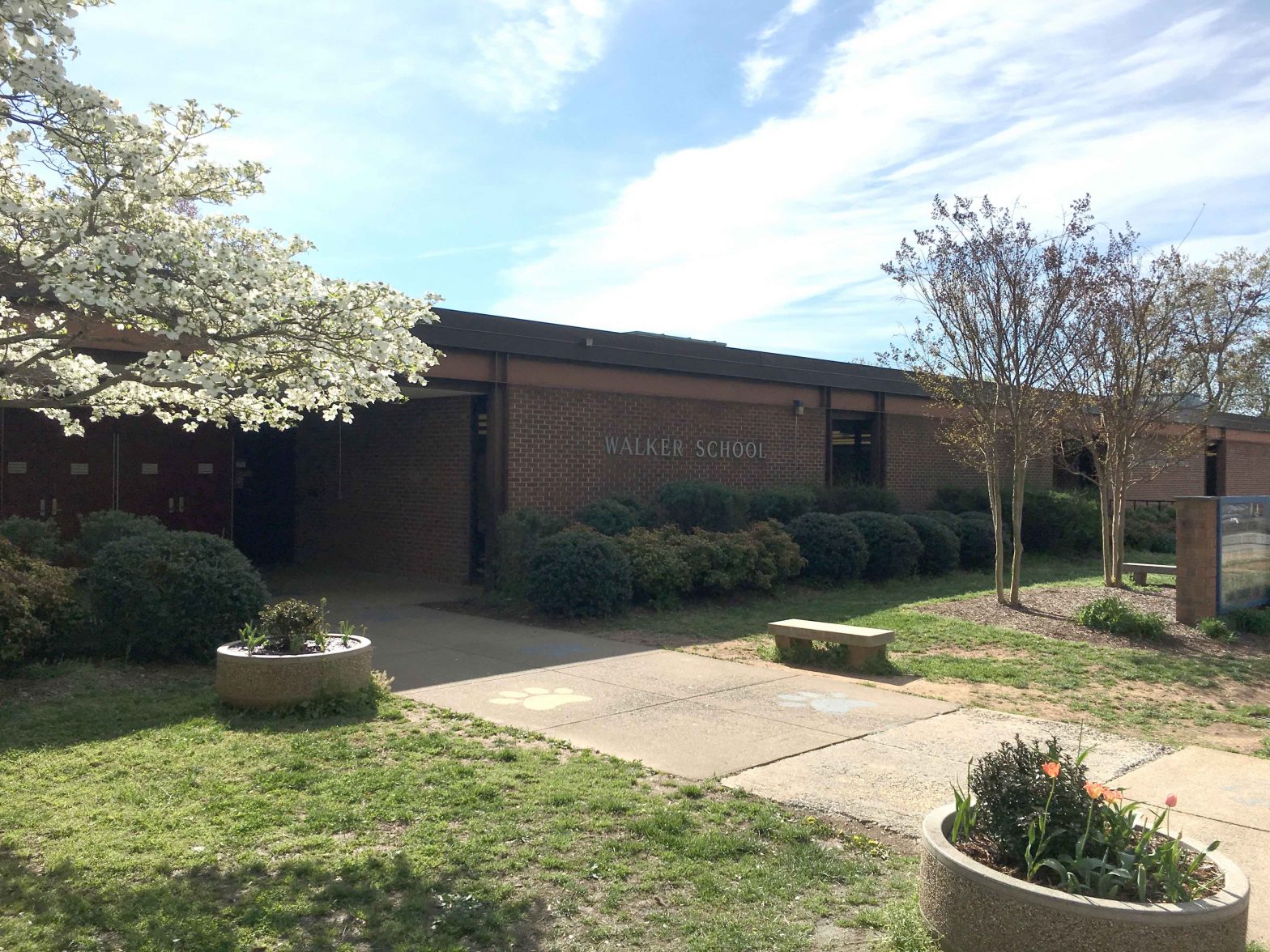 Exterior photo of Walker Elementary School
