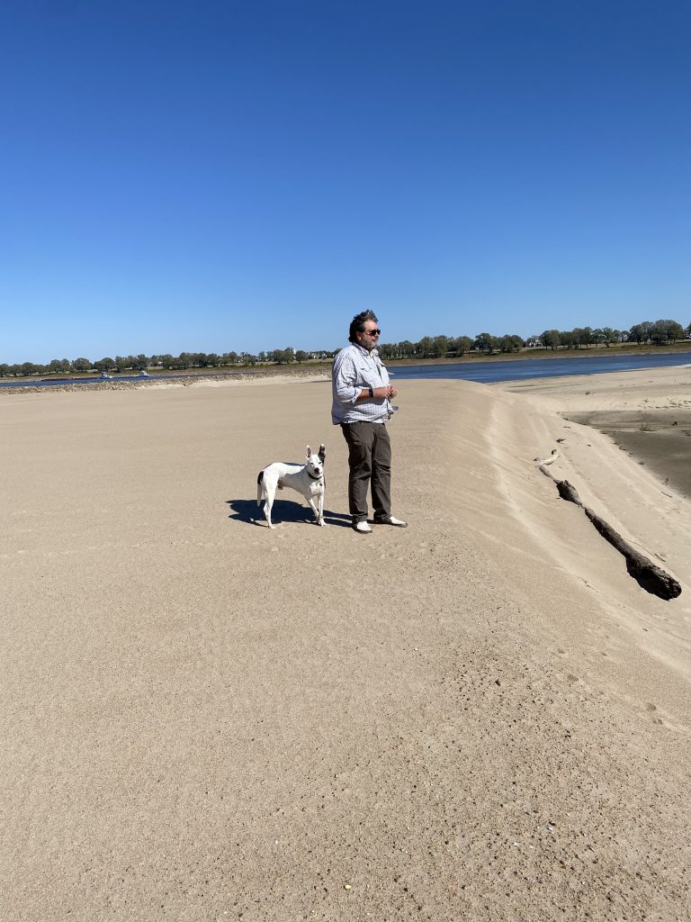 Unreal Sights of Historically Low Mississippi River | INI World Report