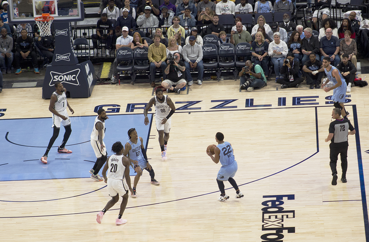 Desmond Bane launching from distance
