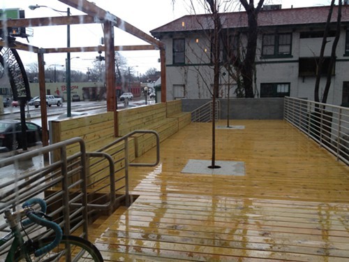 Chiwawas sleek raised patio gets a rain rinse.