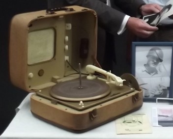 Elvis freakin record player