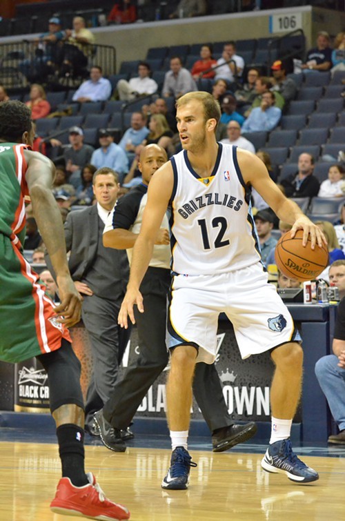 Nick Calathes had a career night against the Bucks on Saturday