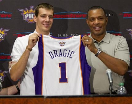 The Suns Goran Dragic is moving up the Western Conference point guard rankings, but Mike Conley stands in his way.